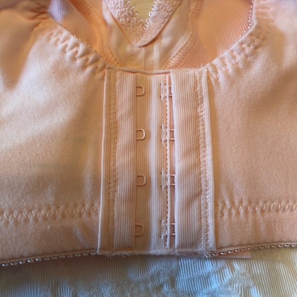 Bali Classic Support Bra - Picture 4 of 8